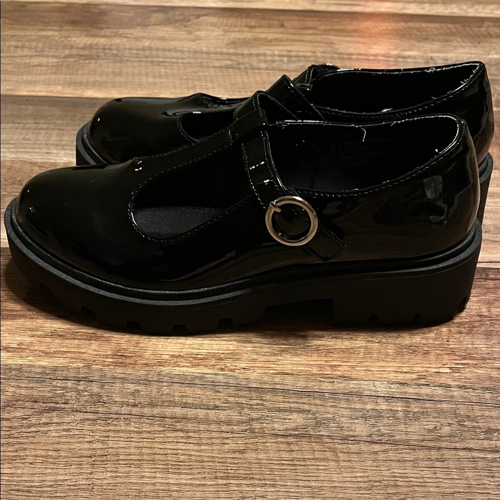 Sincerely Jules Shiny Black Kids Dress Shoes - Picture 4 of 9
